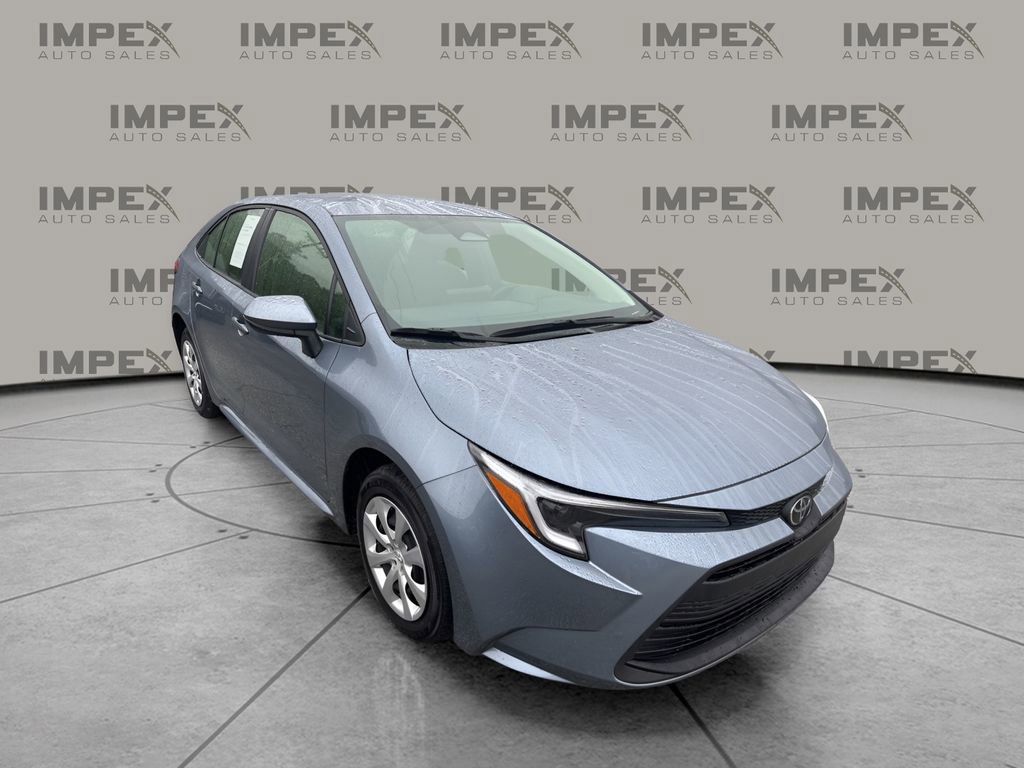 Used 2026 Toyota Corolla LE FWD image 7