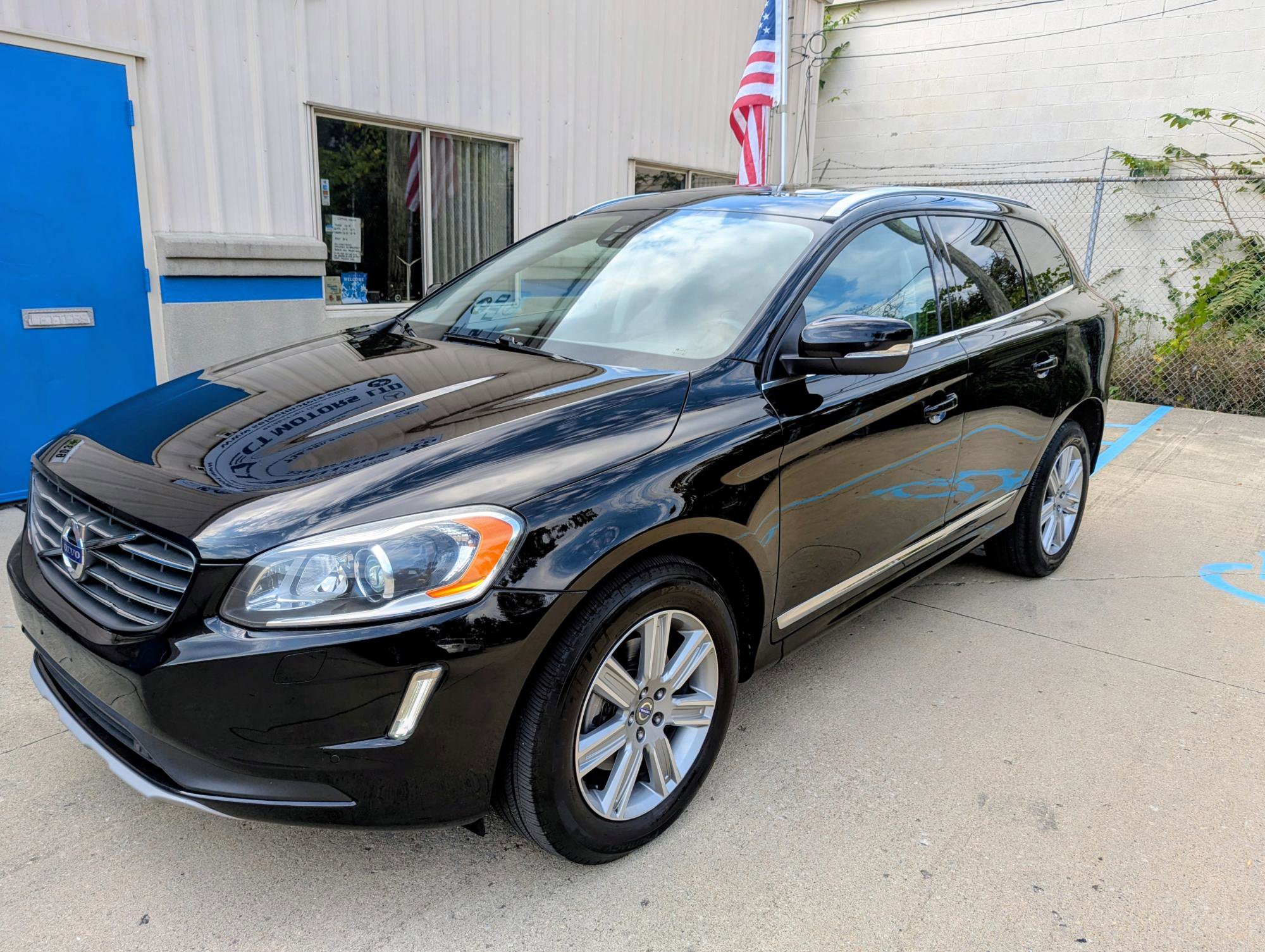 Used 2017 Volvo XC60 T5 Inscription w/ Preferred Option Package