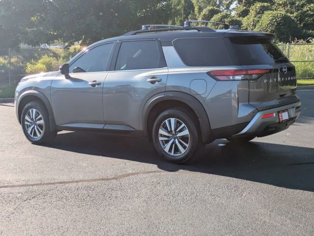 Used 2024 Nissan Pathfinder SL FWD image 6