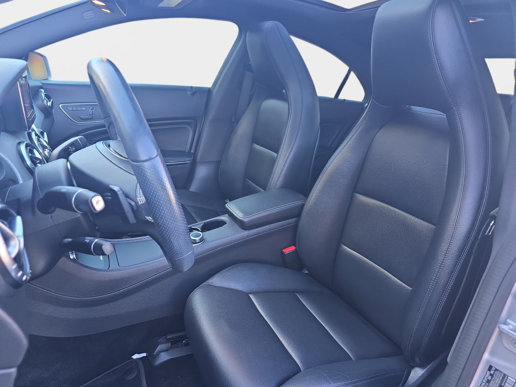 Used 2014 Mercedes-Benz CLA 250 image 17