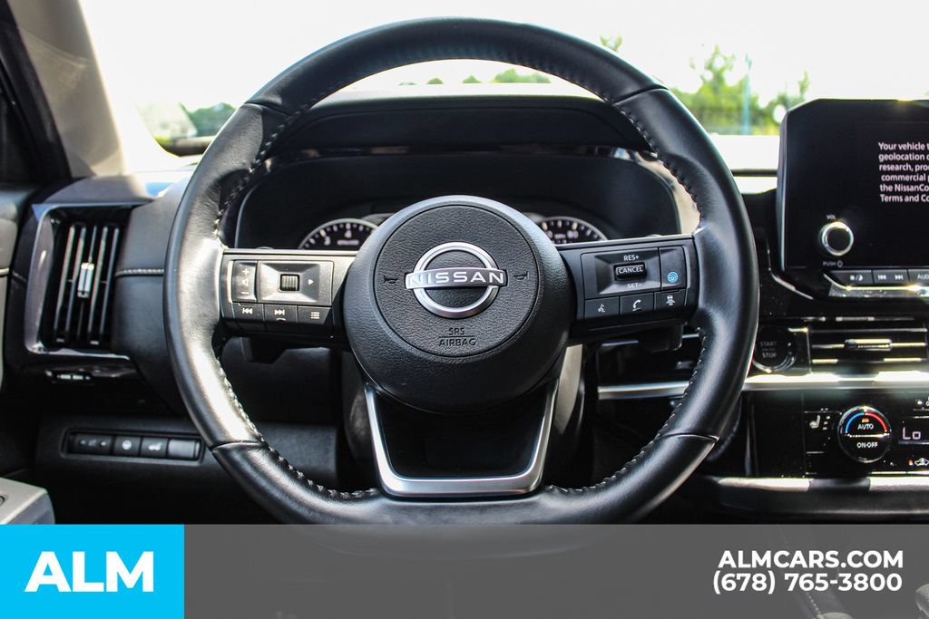 Used 2025 Nissan Pathfinder SV FWD image 25