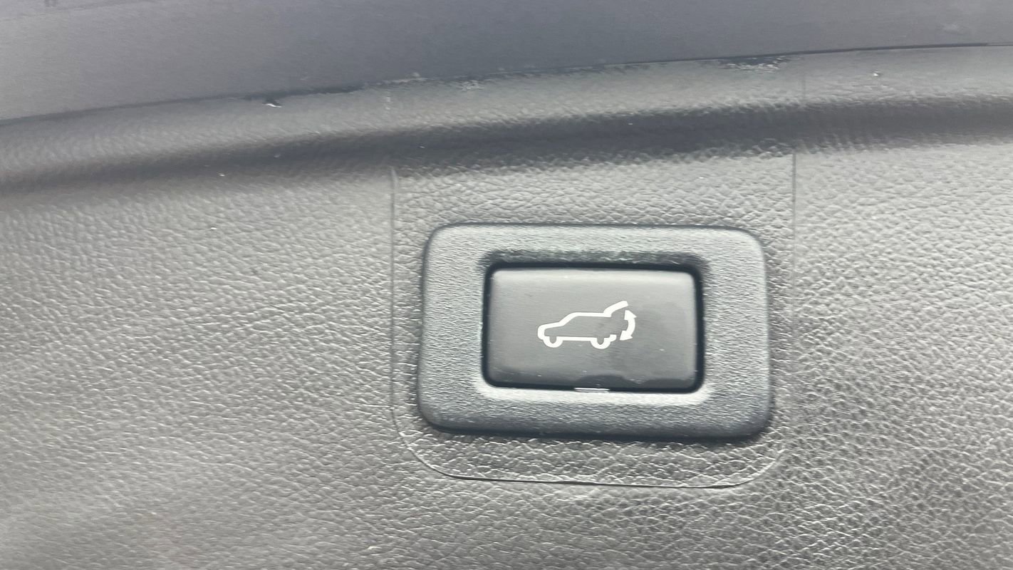 Used 2018 Subaru Outback 3.6R Limited AWD/4WD image 26