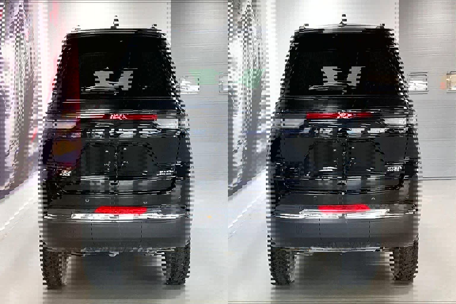 Used 2022 Jeep Grand Cherokee Limited image 5