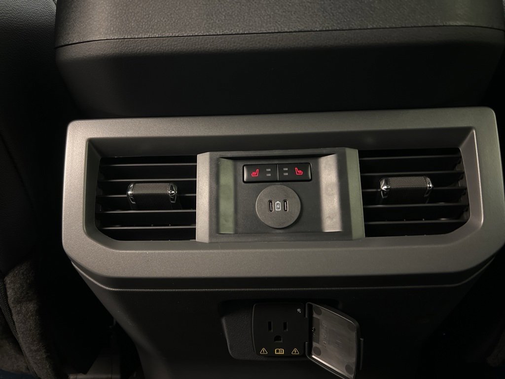 New 2026 Ford F350 Lariat w/ Black Appearance Package image 38