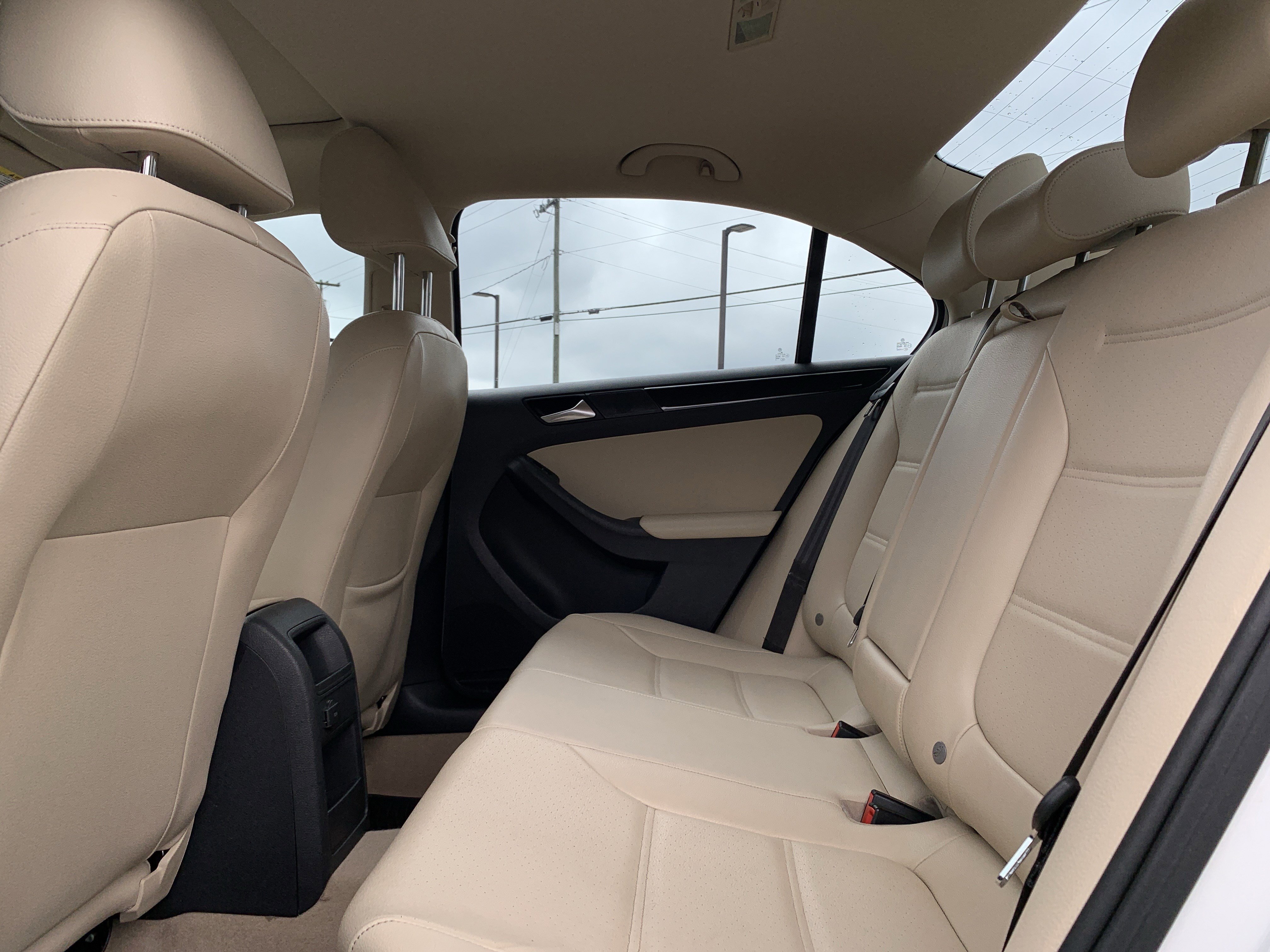 Used 2016 Volkswagen Jetta SEL FWD image 32