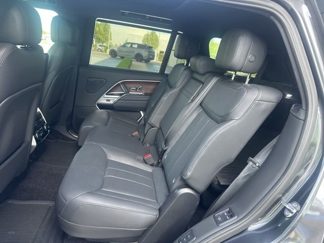 Used 2024 Land Rover Range Rover Long Wheelbase SE image 10