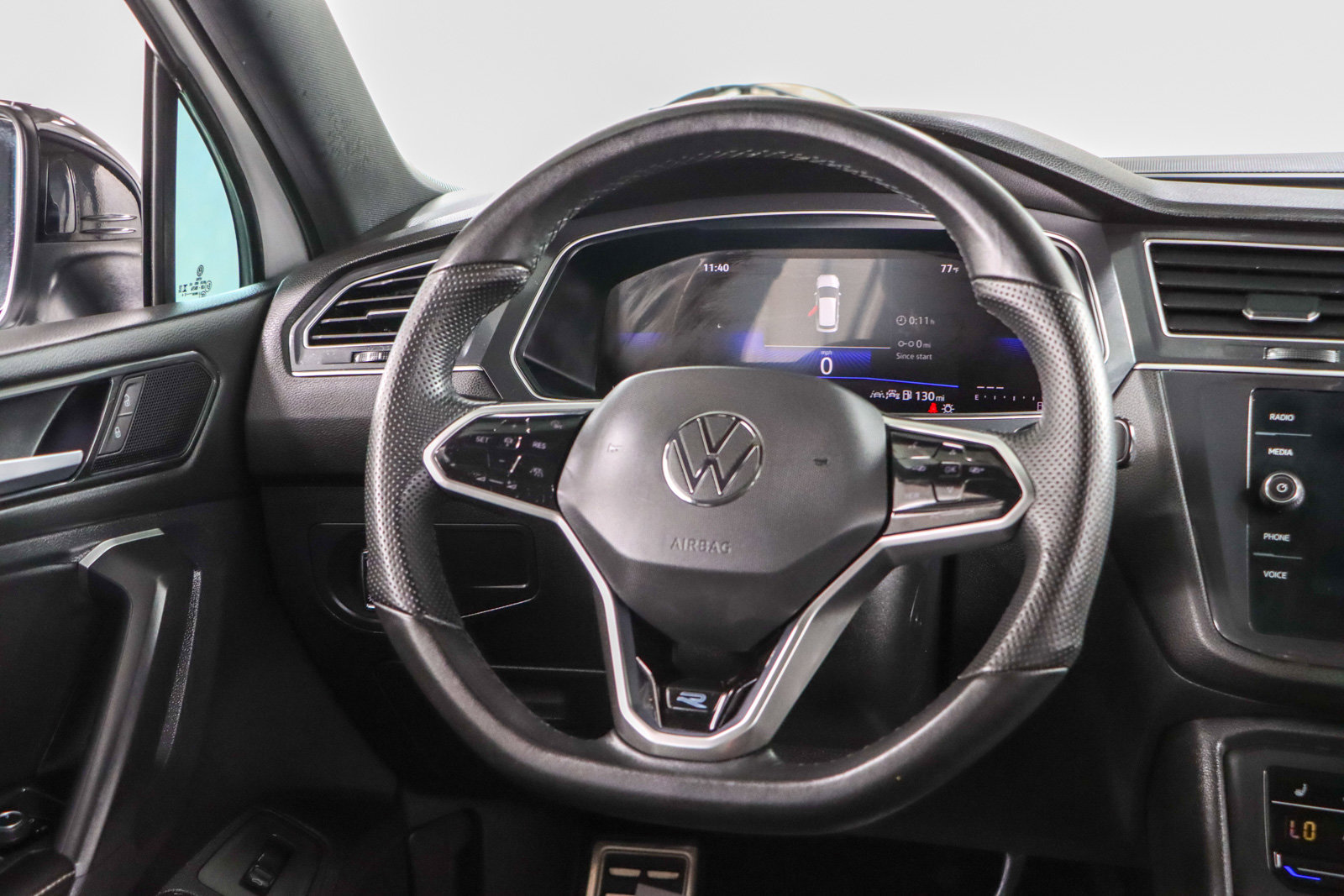Used 2024 Volkswagen Tiguan SE R-Line FWD image 12