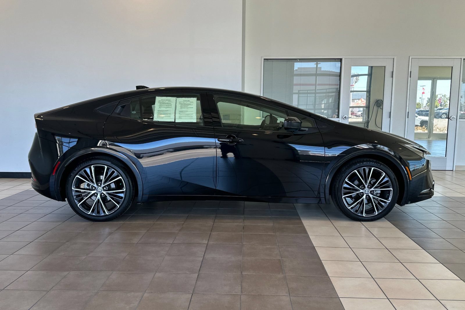 Certified 2024 Toyota Prius XLE FWD image 3