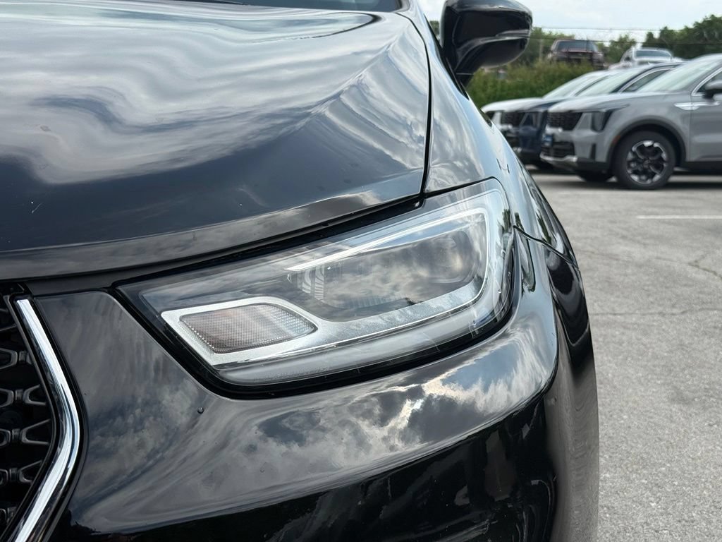 Used 2024 Chrysler Pacifica Touring-L FWD image 4