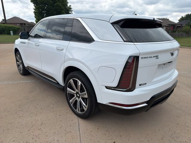 Used 2025 Cadillac Escalade IQ Luxury 2 AWD/4WD image 3