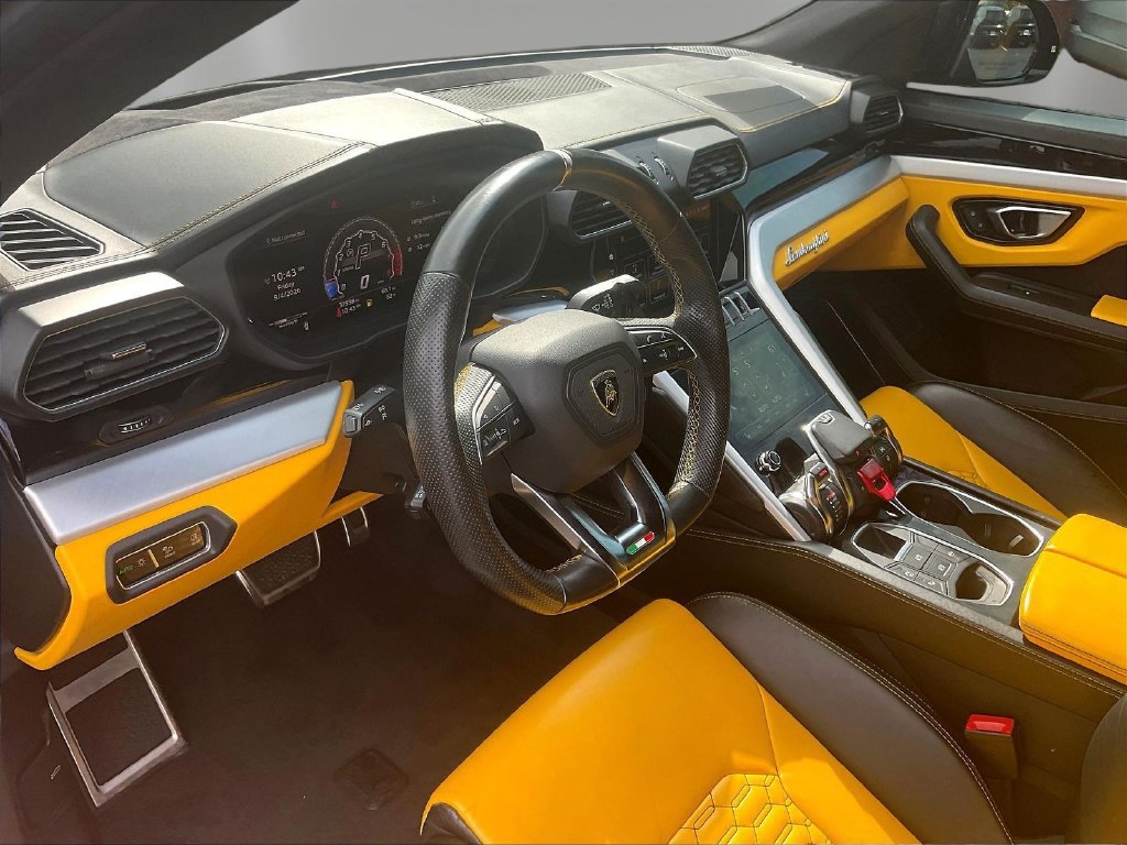 Used 2021 Lamborghini Urus AWD/4WD image 17