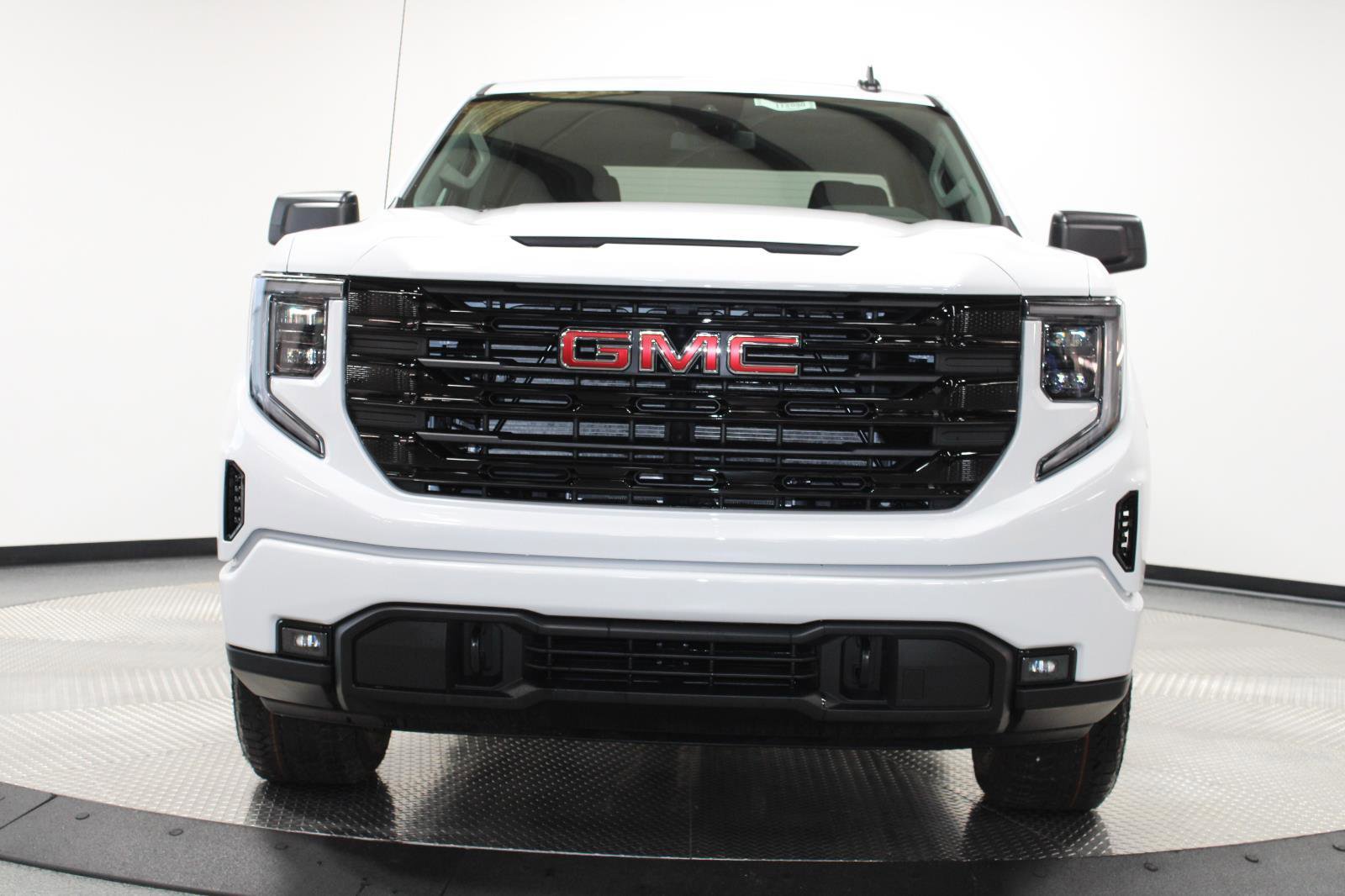 New 2025 GMC Sierra 1500 Elevation image 2