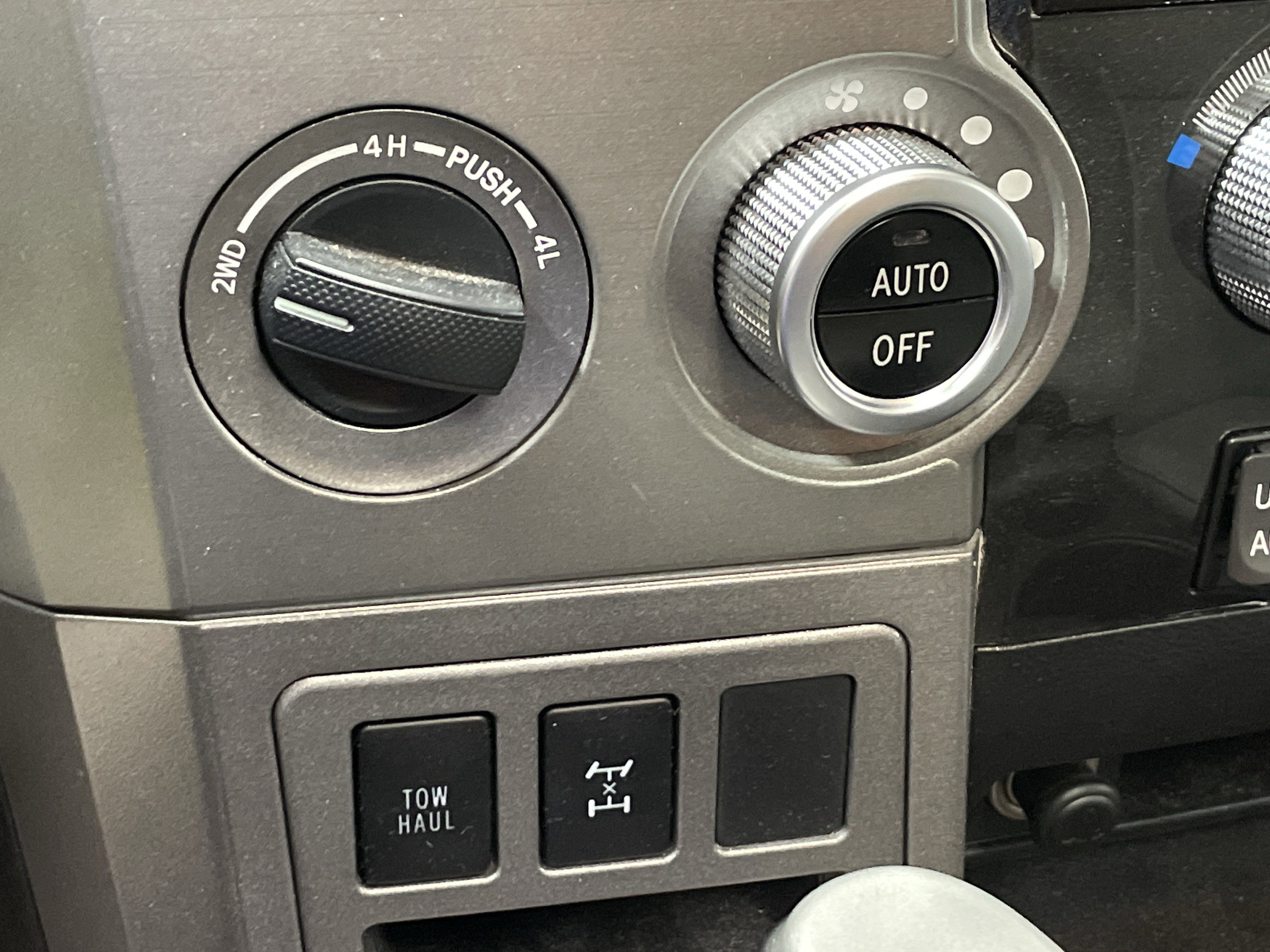 Used 2015 Toyota Sequoia Limited image 11