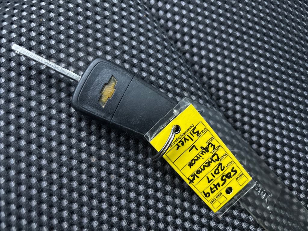 Used 2017 Chevrolet Equinox L image 28