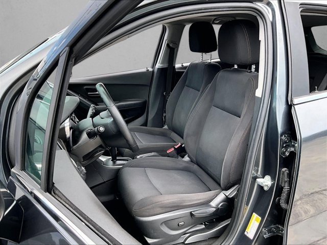 Used 2018 Chevrolet Trax LT FWD image 26
