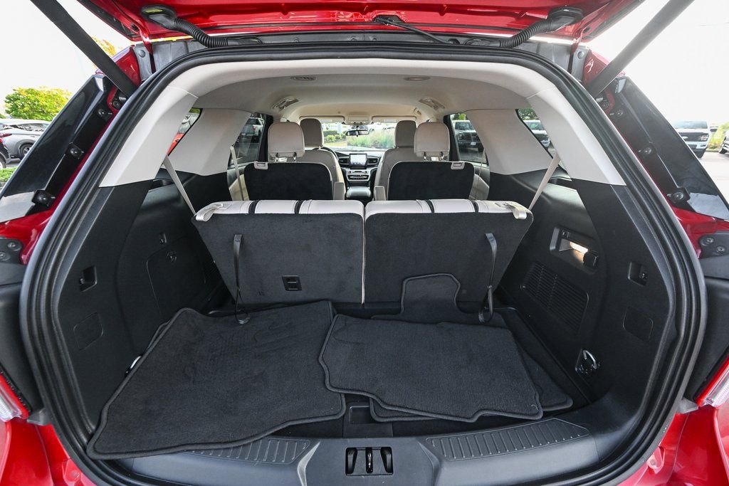 Certified 2023 Ford Explorer XLT w/ Equipment Group 202A image 16