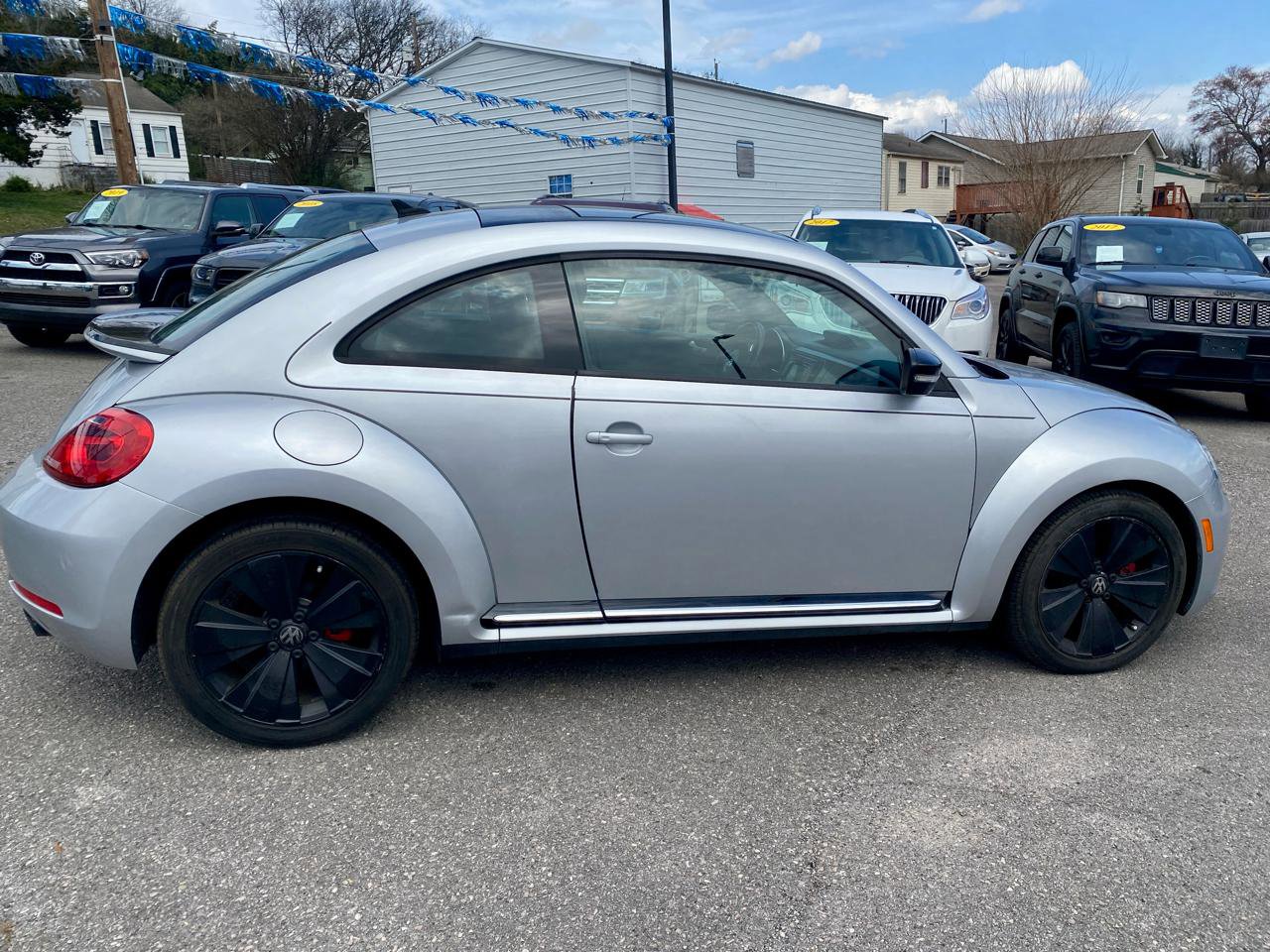 Used 2013 Volkswagen Beetle 2.0T FWD image 8