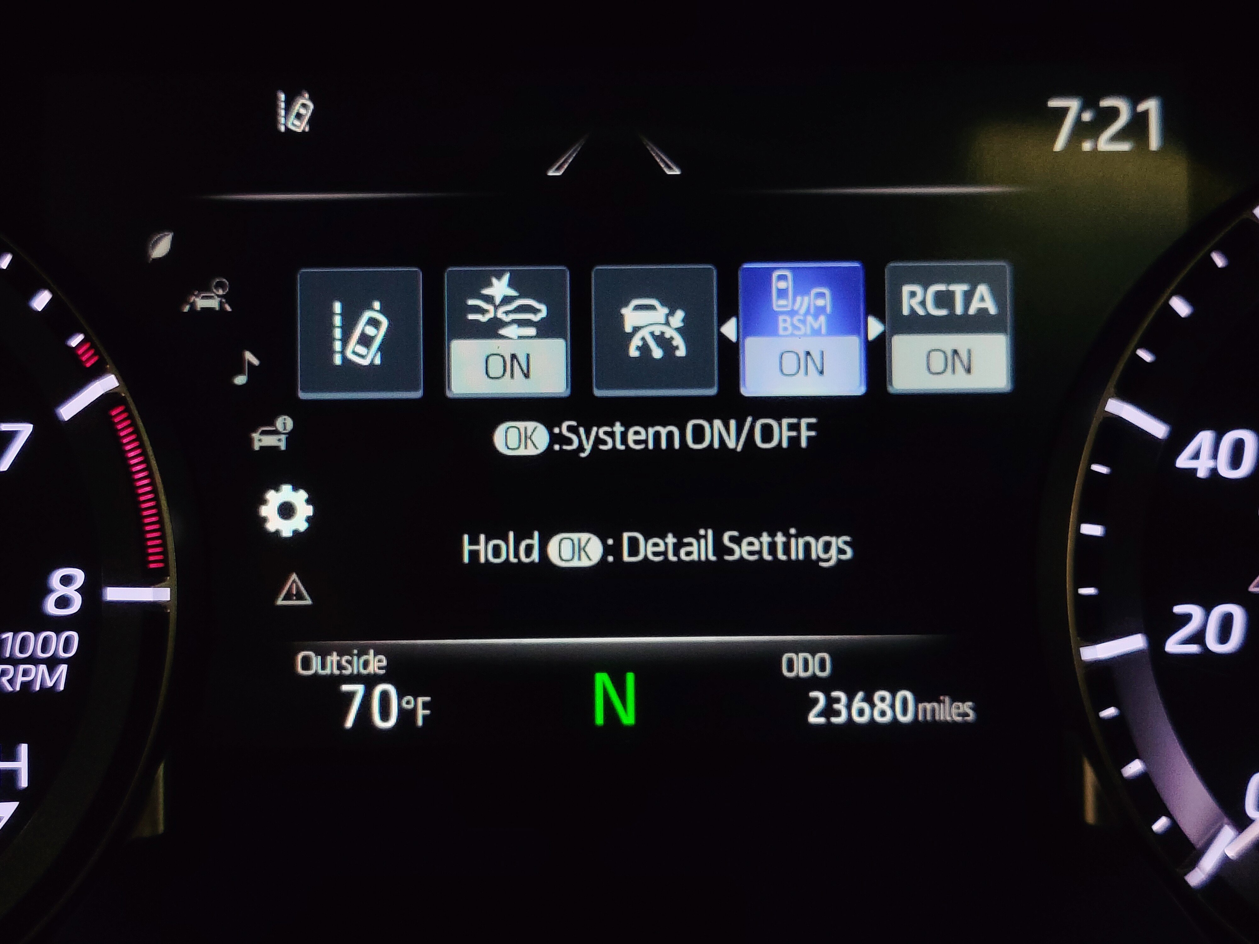 Used 2022 Toyota Highlander XLE image 6