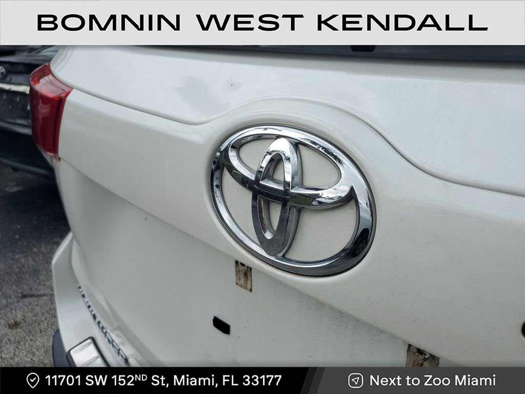 Used 2017 Toyota Highlander Limited image 11