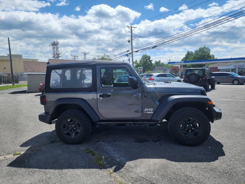 Used 2018 Jeep Wrangler Sport image 9