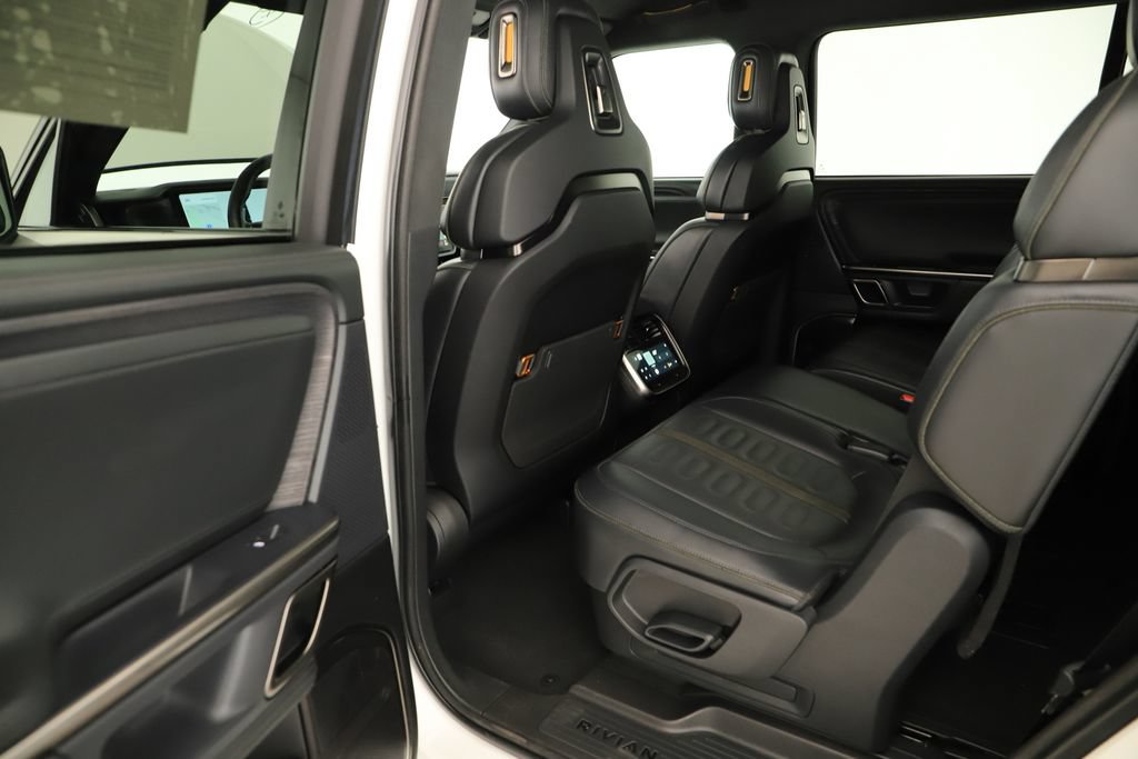 Used 2024 Rivian R1S Adventure AWD/4WD image 28