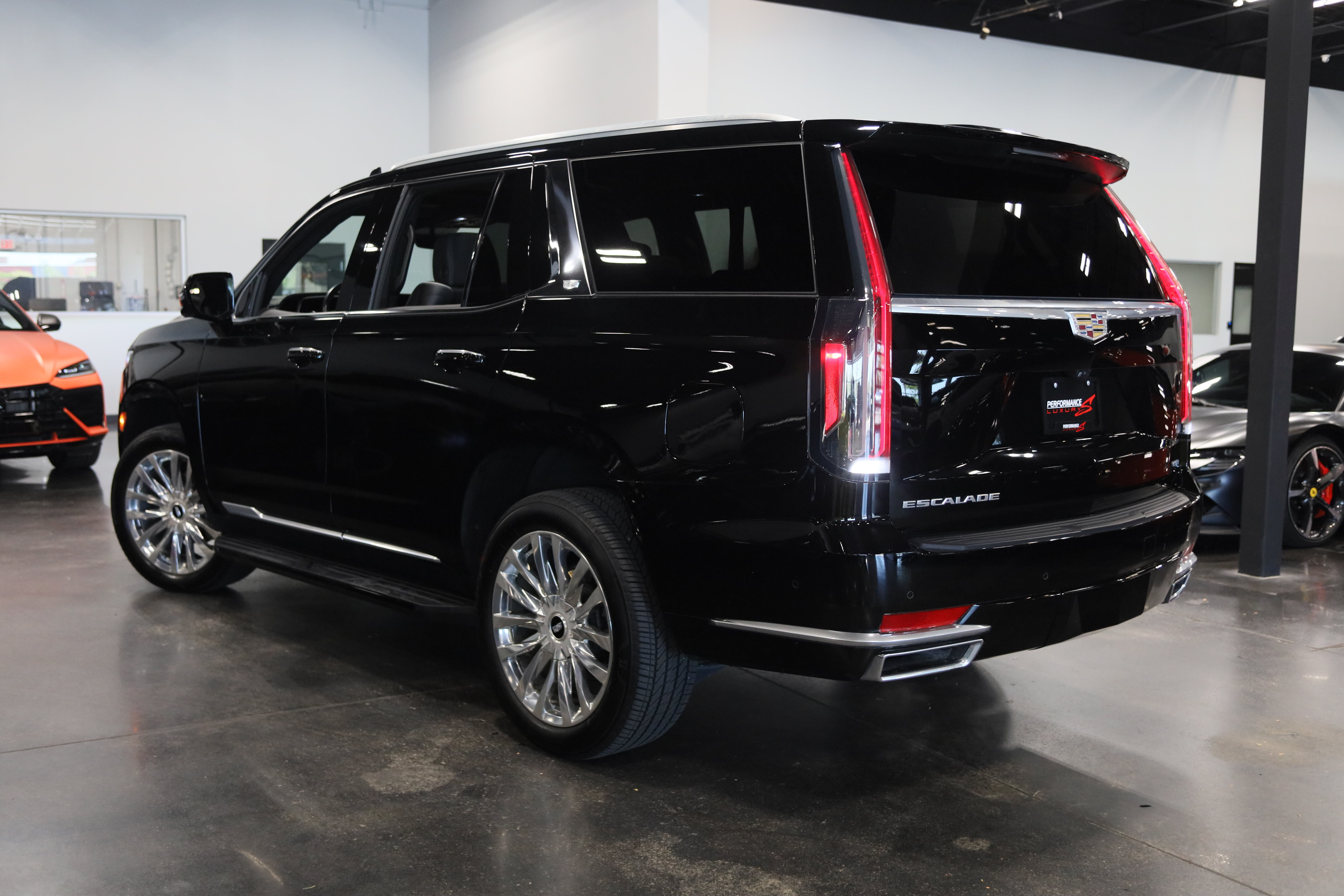 Used 2021 Cadillac Escalade Premium Luxury w/ Driver Assist Tech Package AWD/4WD image 5