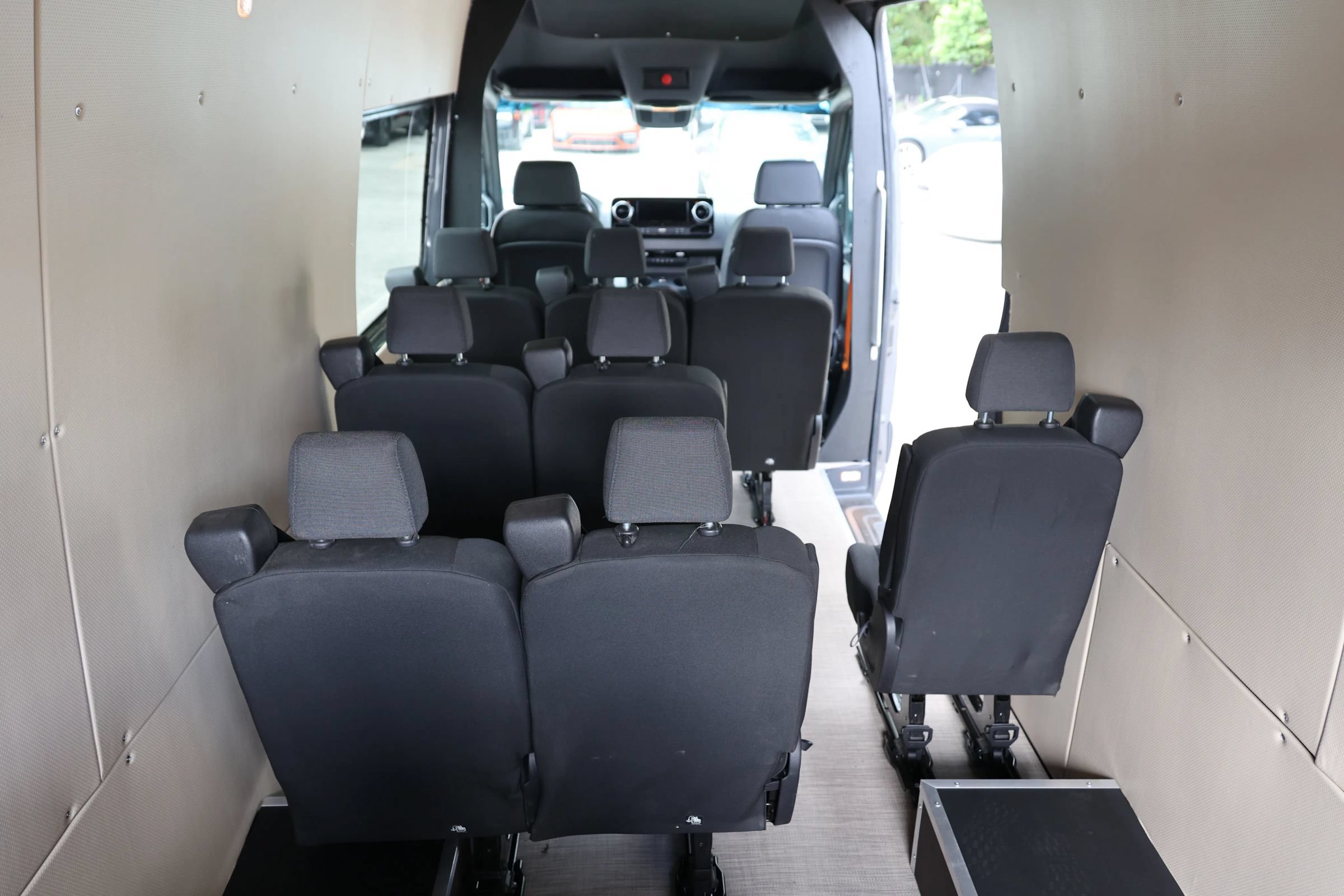 Used 2022 Mercedes-Benz Sprinter 4500 w/ Parking Package image 44