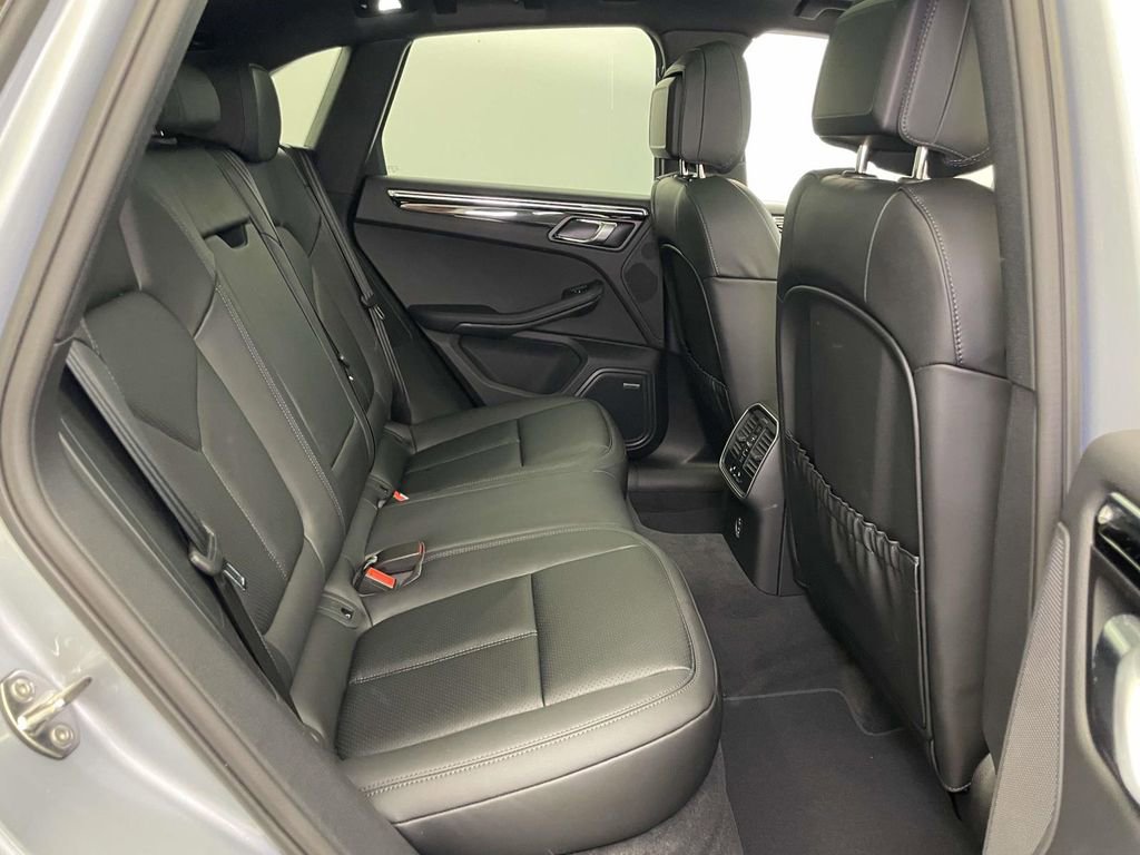 New 2026 Porsche Macan AWD/4WD image 22