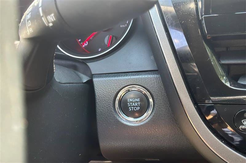Used 2022 Toyota Camry XSE FWD image 31
