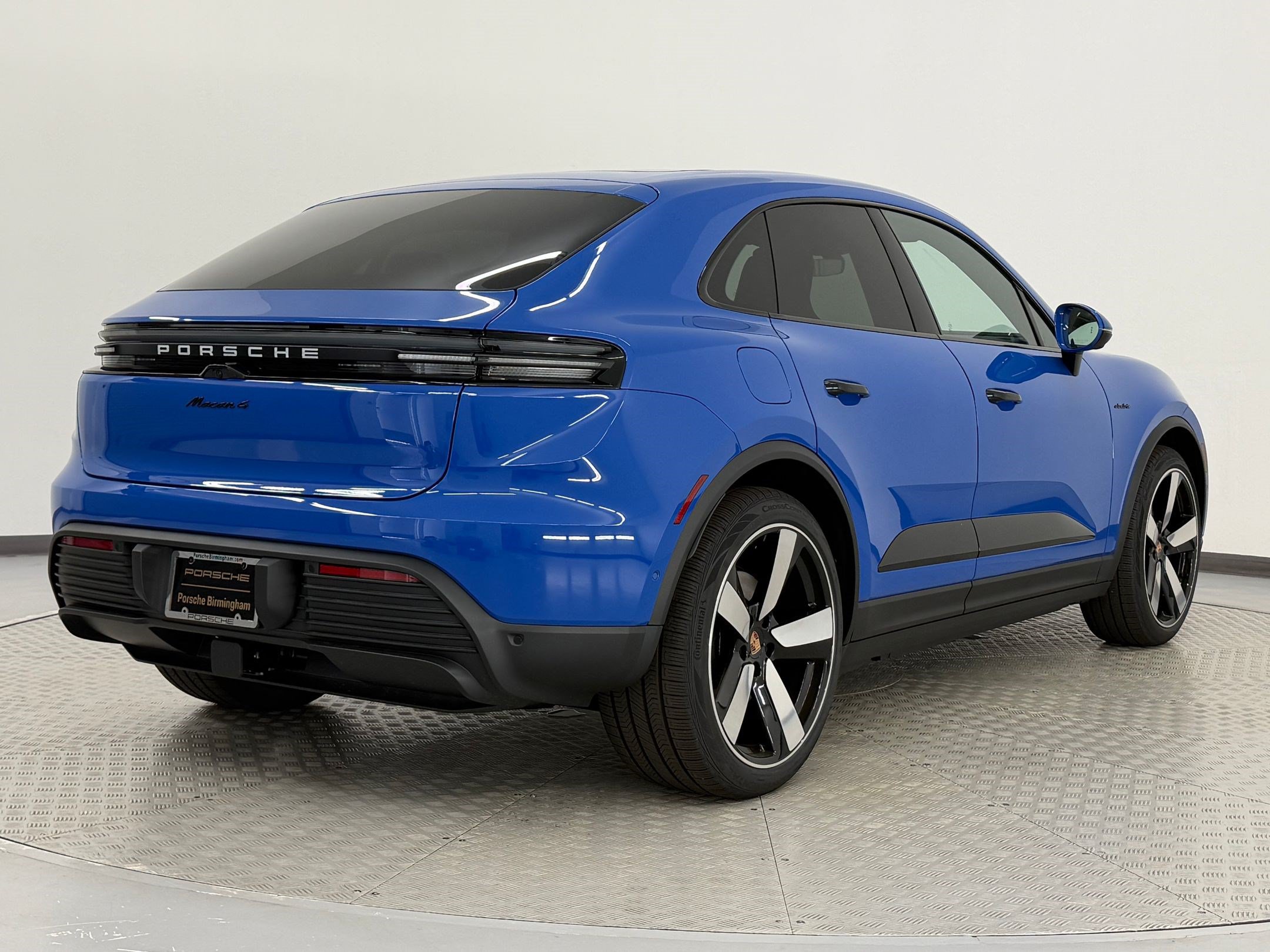 New 2026 Porsche Macan 4 Electric AWD/4WD image 9