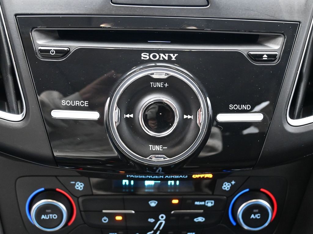 Used 2017 Ford Focus SEL image 22