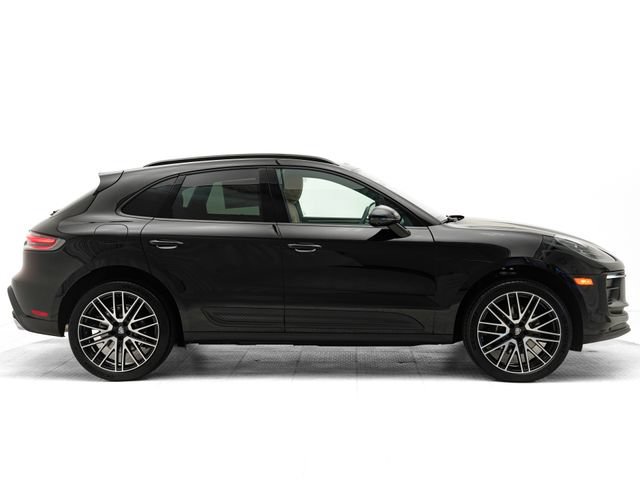 Certified 2026 Porsche Macan AWD/4WD image 33