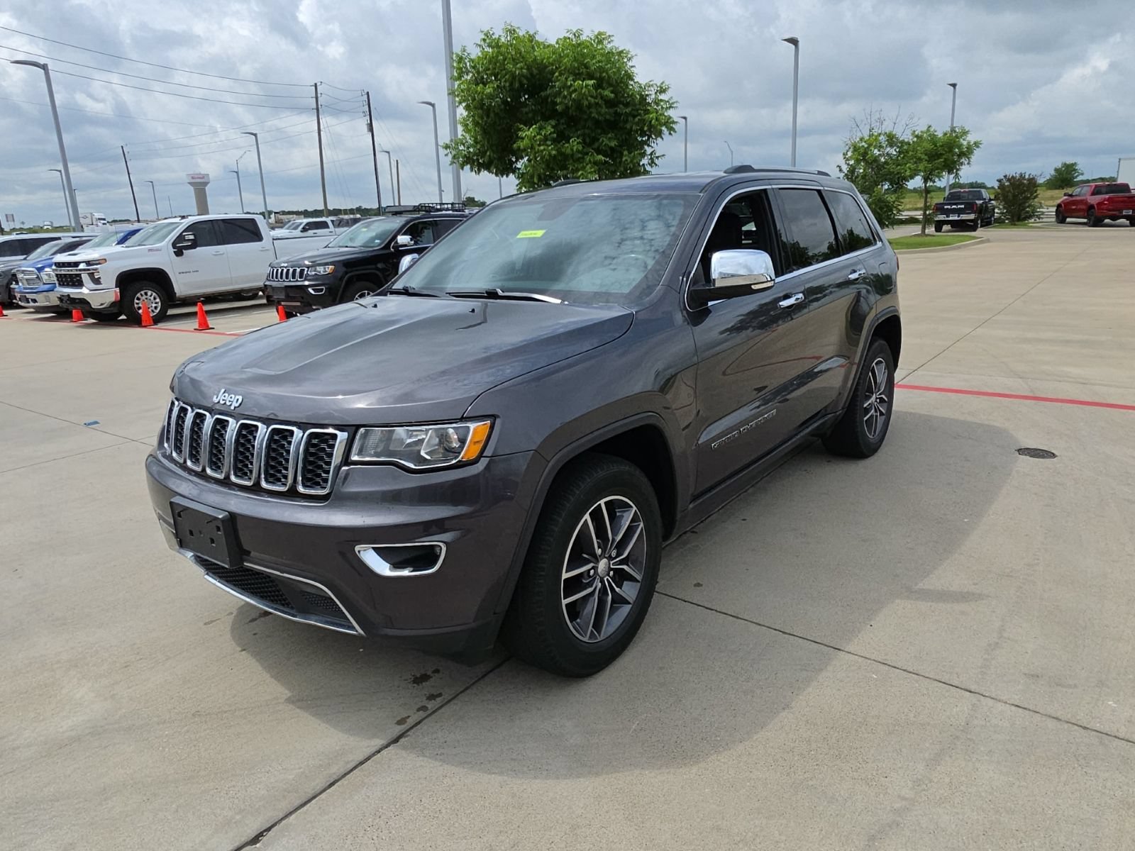 Used 2017 Jeep Grand Cherokee Limited RWD image 9