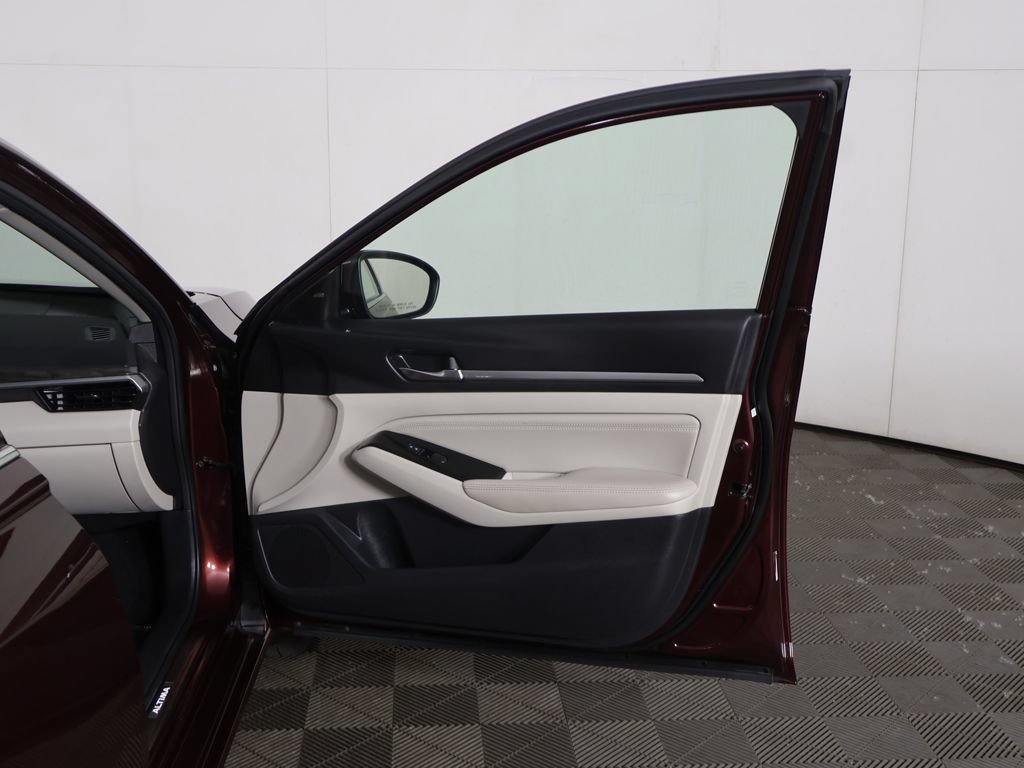 Used 2023 Nissan Altima 2.5 SL AWD/4WD image 22