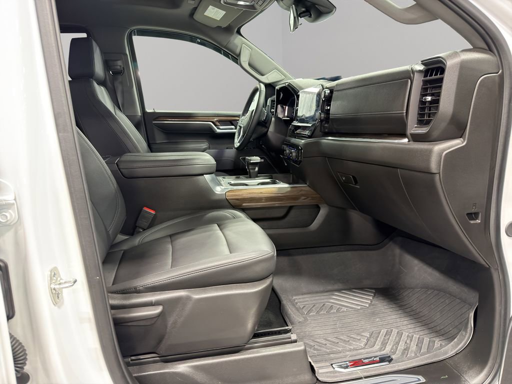 Used 2025 Chevrolet Silverado 1500 RST image 16