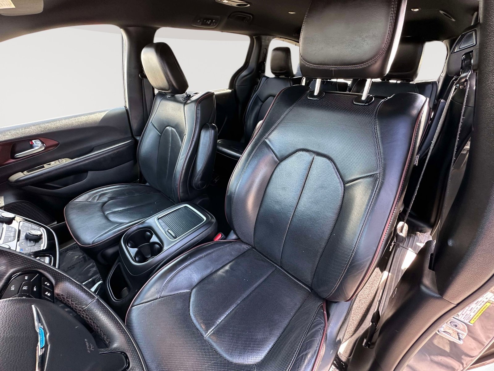 Used 2020 Chrysler Pacifica Limited FWD image 17