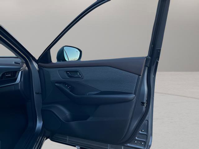Used 2023 Nissan Rogue S image 31
