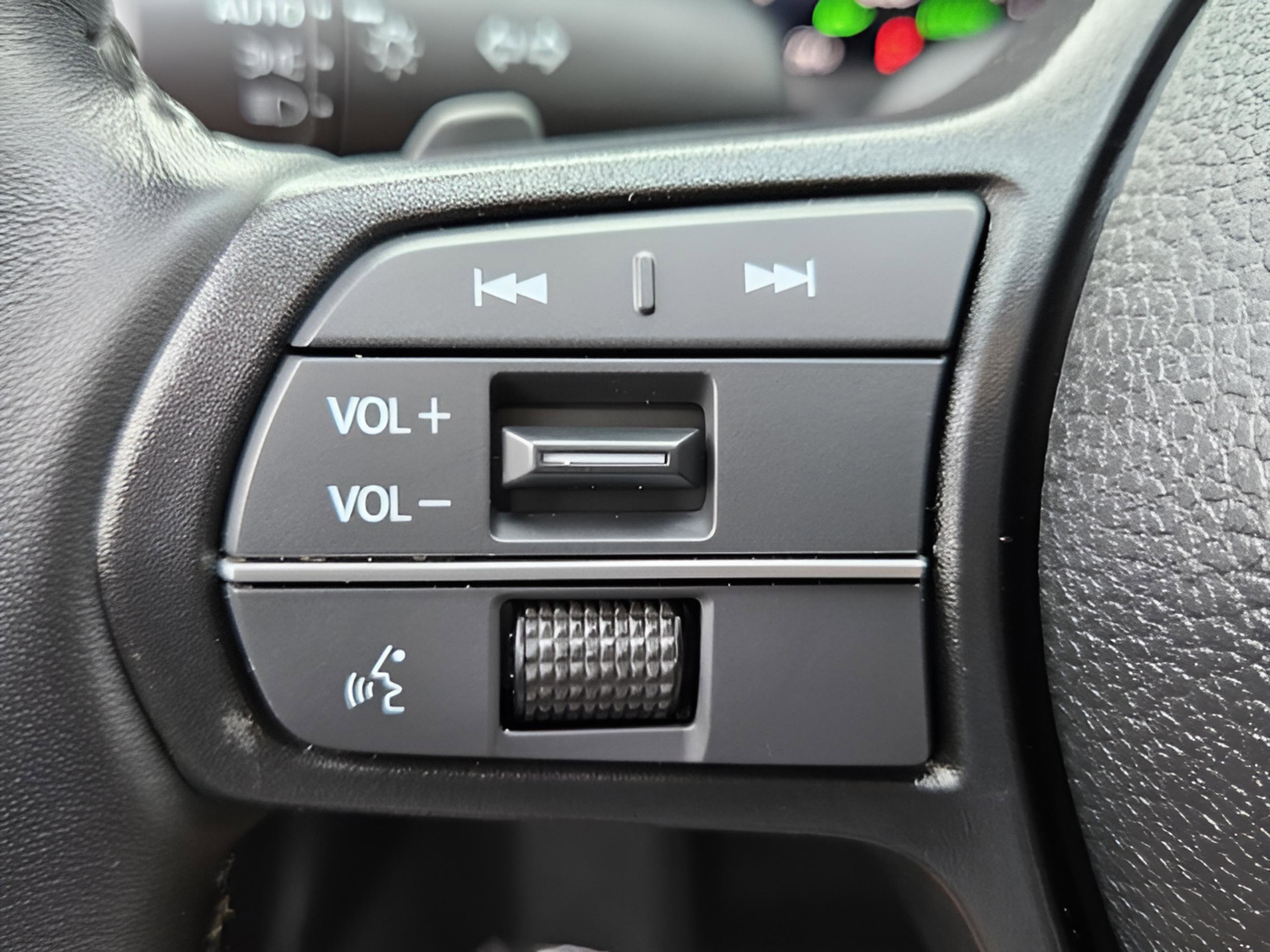 Certified 2025 Honda Accord EX-L image 19