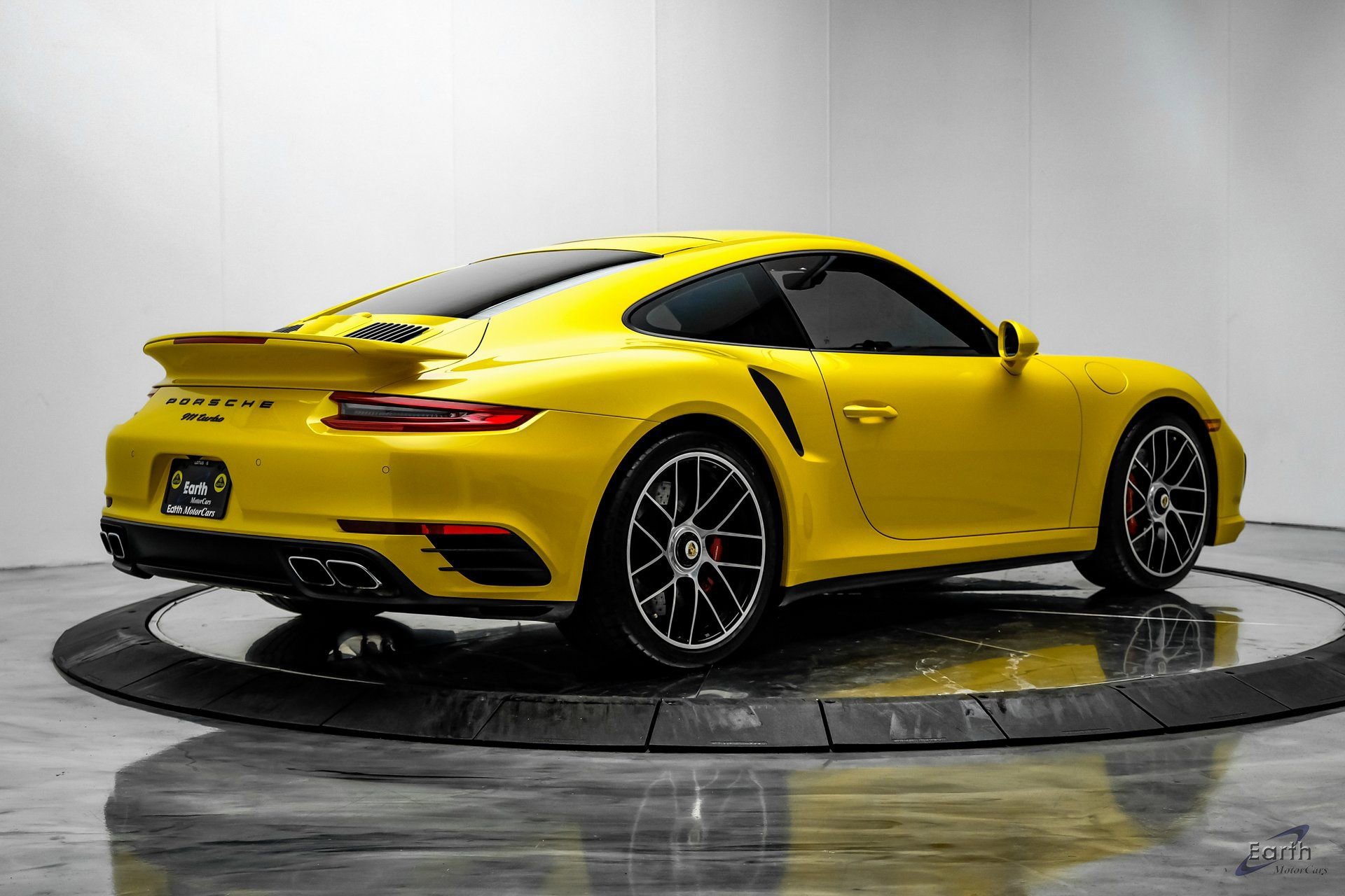 Used 2018 Porsche 911 Turbo S image 16