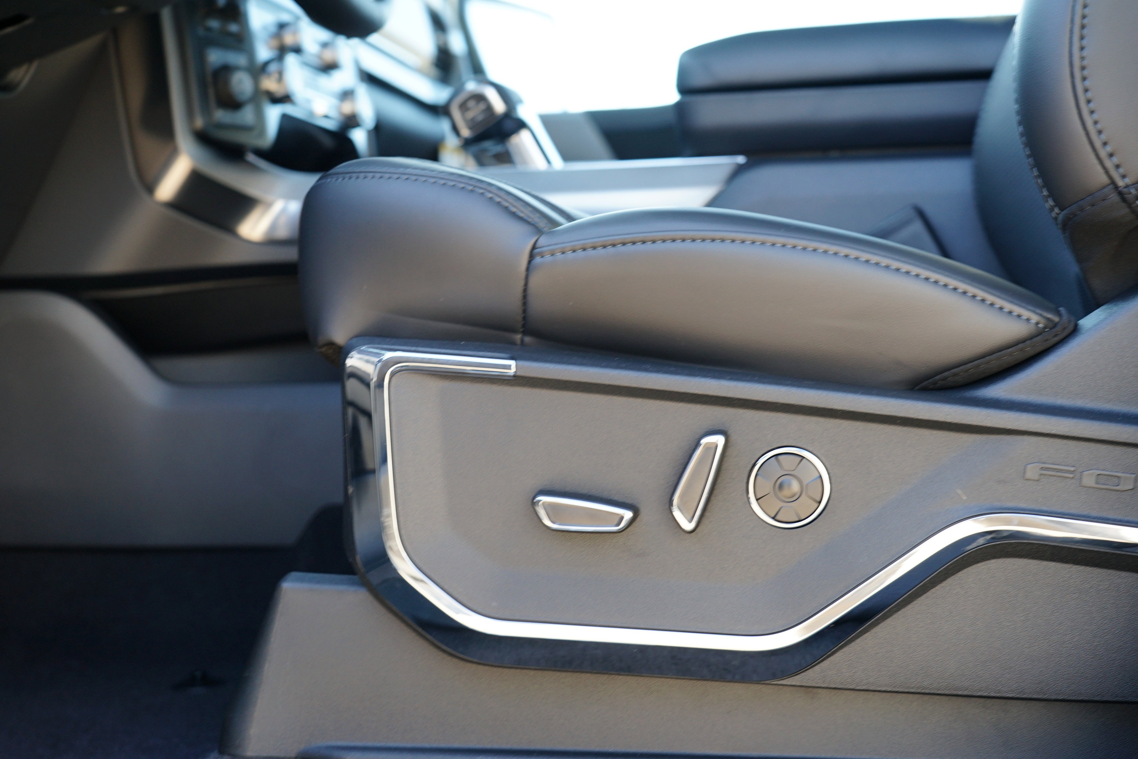 New 2025 Ford F150 Platinum image 16