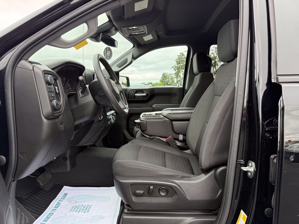 Used 2023 Chevrolet Silverado 1500 Custom AWD/4WD image 23
