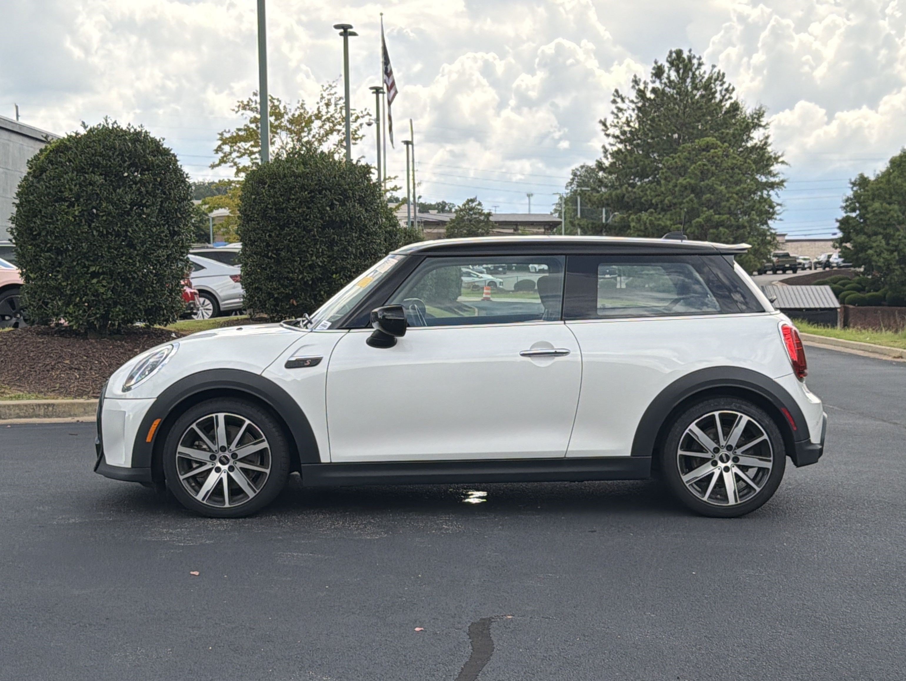 Used 2024 MINI Cooper S FWD image 11