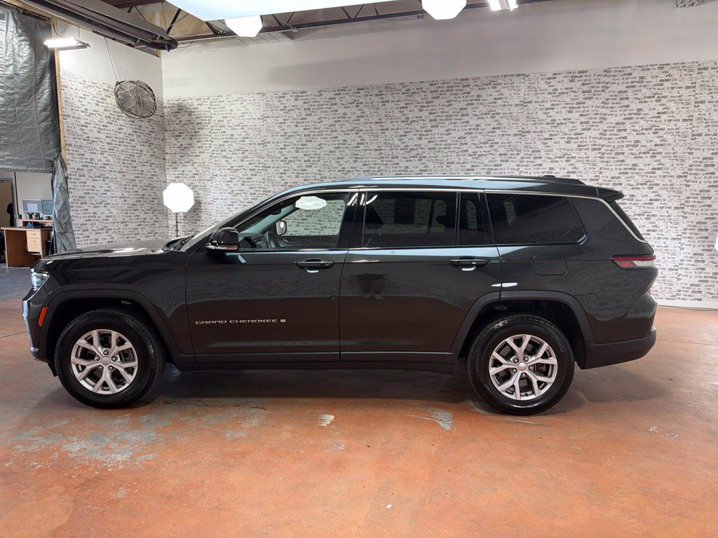Used 2022 Jeep Grand Cherokee L Limited AWD/4WD image 4