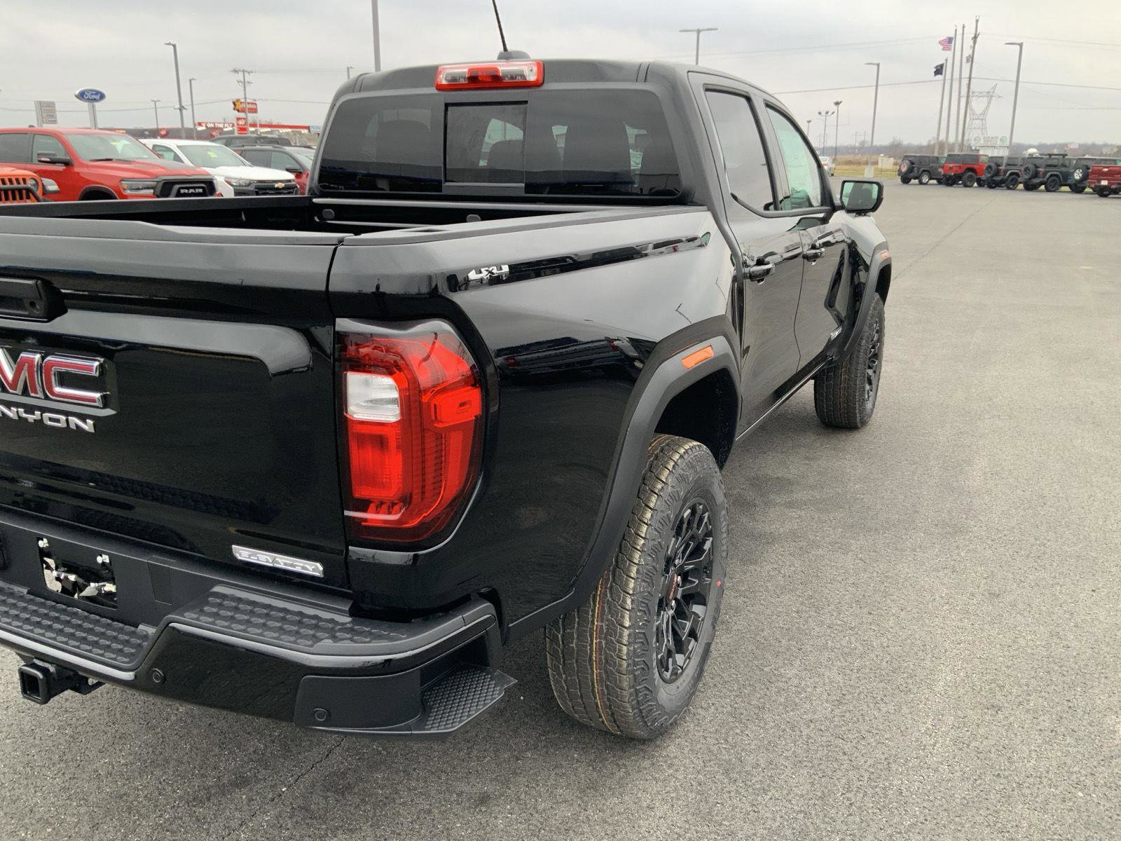 New 2026 GMC Canyon Elevation w/ Convenience Package image 21