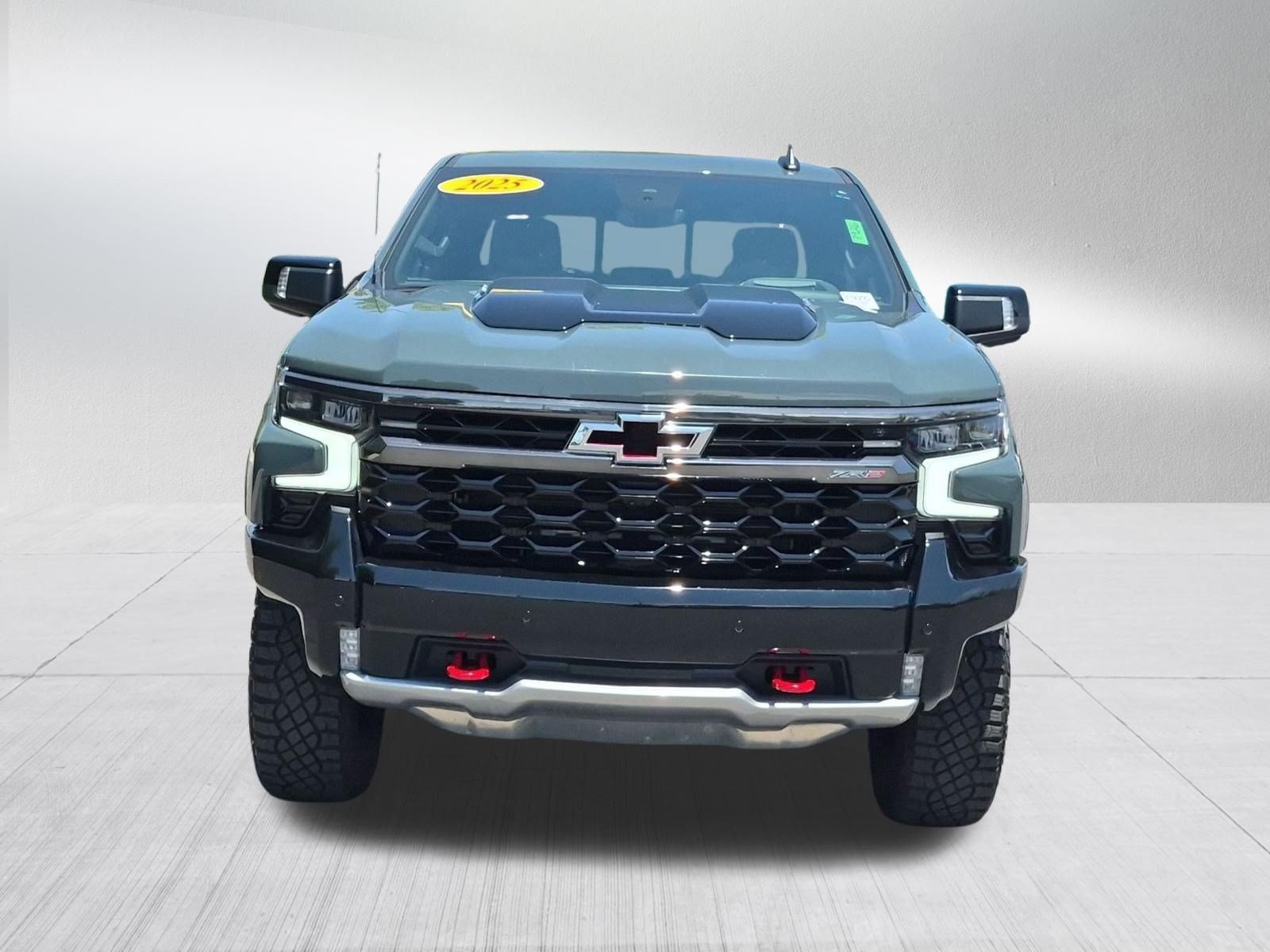Used 2025 Chevrolet Silverado 1500 ZR2 w/ Technology Package AWD/4WD image 8