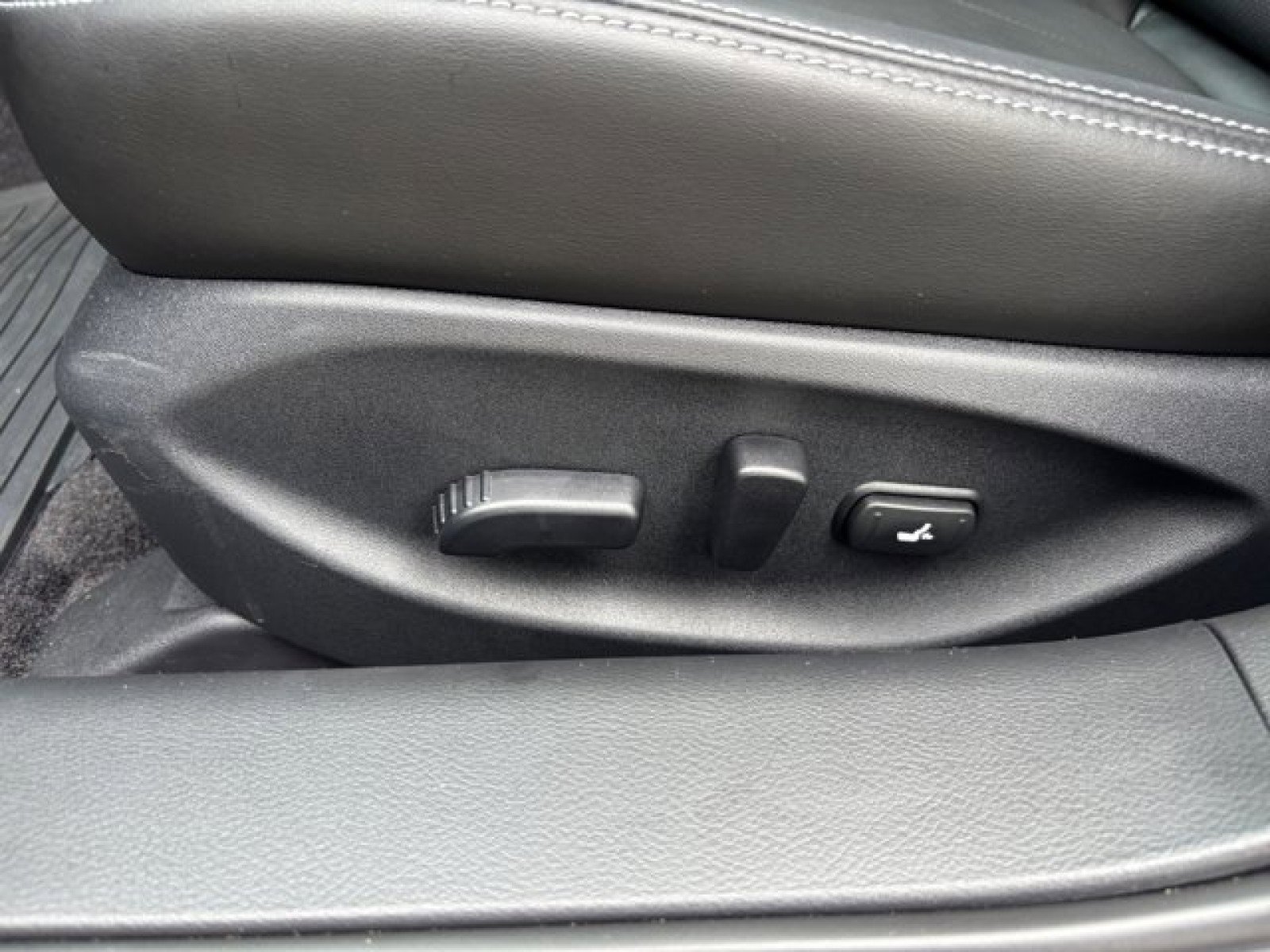 Certified 2024 INFINITI Q50 Sensory image 11