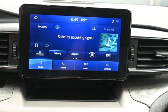 Used 2023 Ford Explorer XLT w/ Equipment Group 202A AWD/4WD image 17