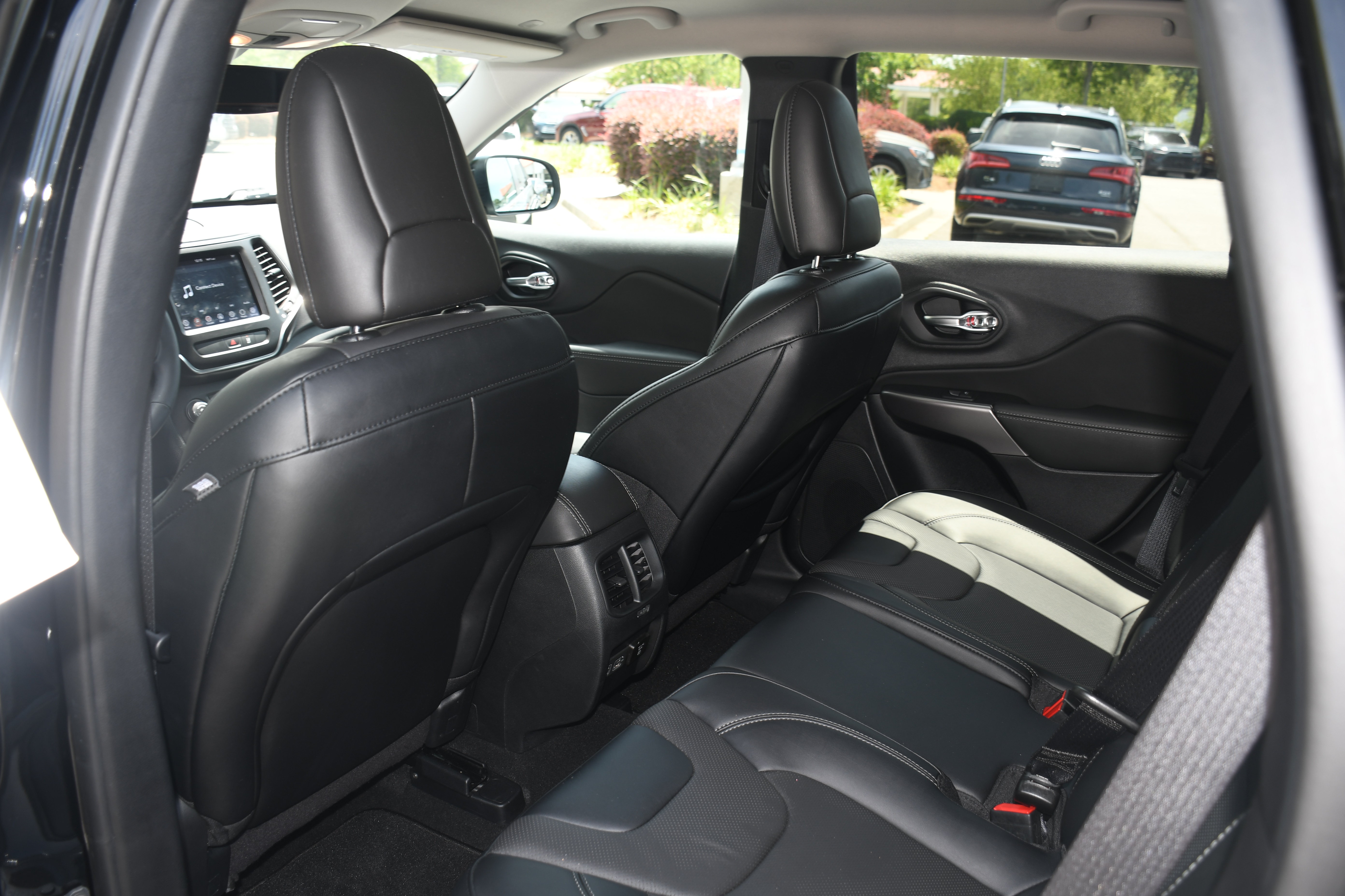 Used 2022 Jeep Cherokee Latitude Lux AWD/4WD image 15