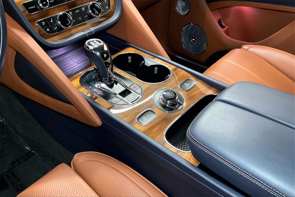 Used 2022 Bentley Bentayga image 12