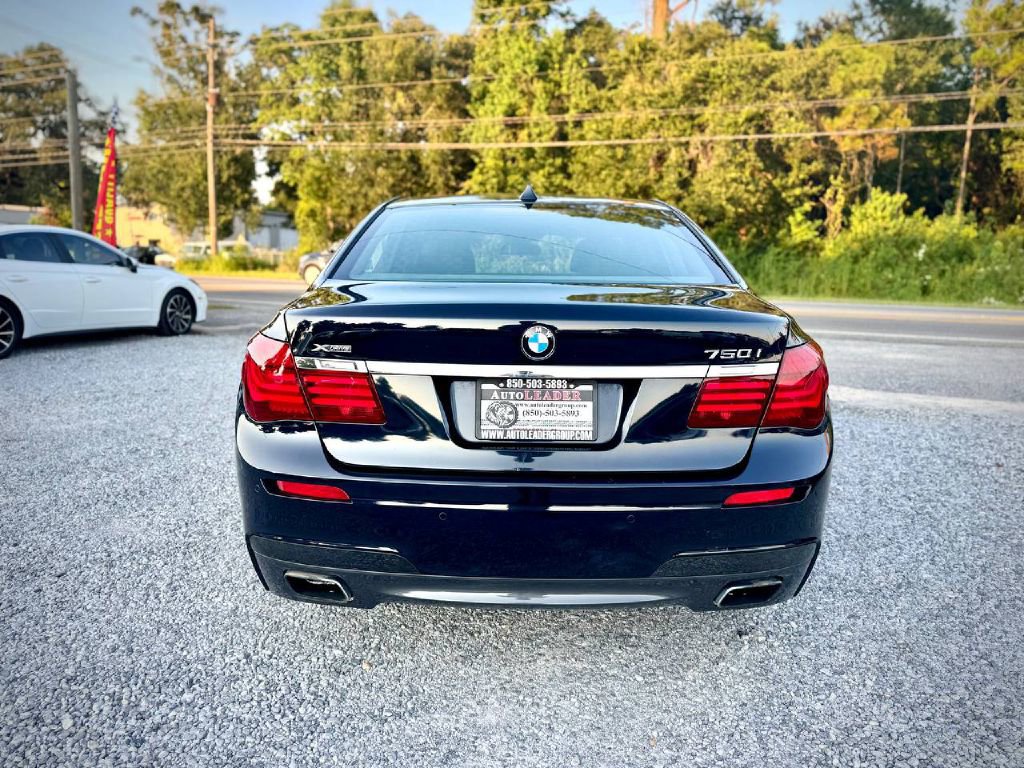 Used 2015 BMW 750i xDrive image 3